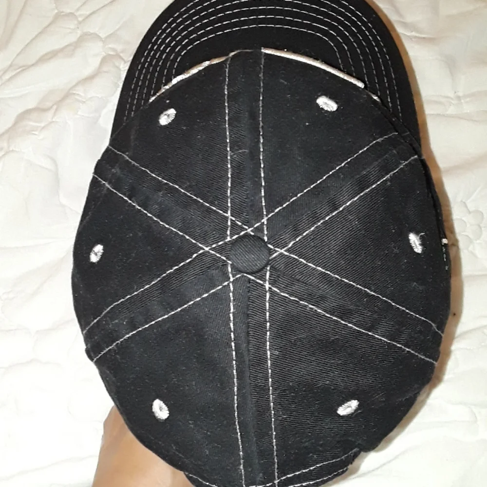 Titleist Golf Black and White Baseball Cap Hat